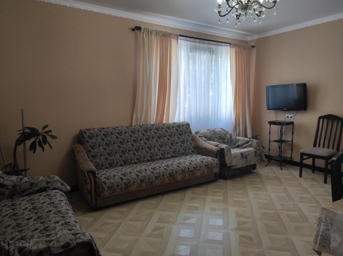 Гостевой Дом Лума Hotel ซุคุม ภายนอก รูปภาพ